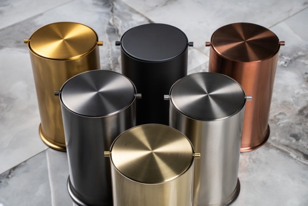 Ведро для мусора Boheme 10916-B black с вращающейся крышкой