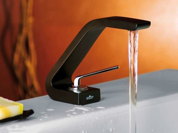 Смеситель для раковины Webert Wolo WO830102564 черный матовый с донным клапаном