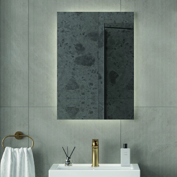 Зеркало Onika Люма 50x70 205026 белое с подсветкой и сенсором