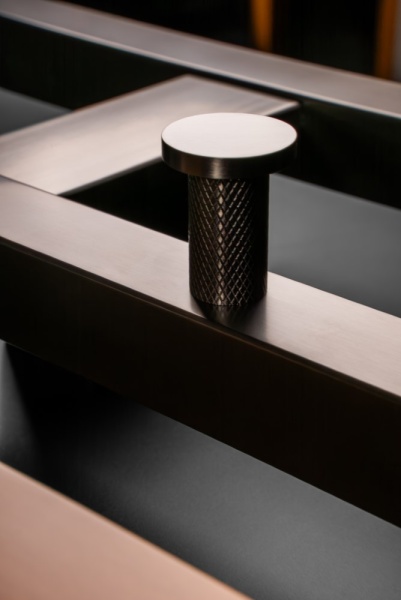 Полотенцесушитель электрический Boheme 728-GM графит