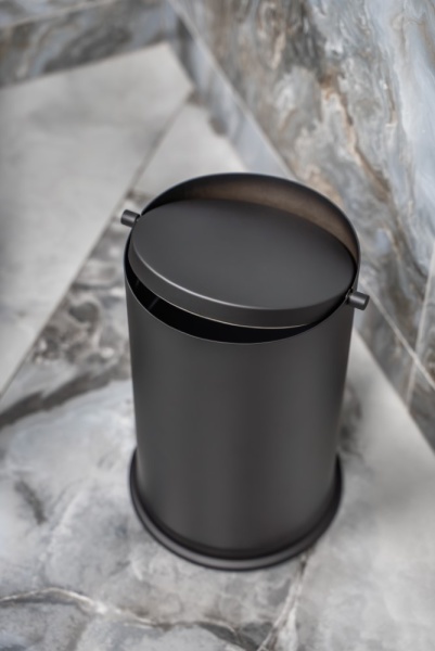 Ведро для мусора Boheme 10916-B black с вращающейся крышкой