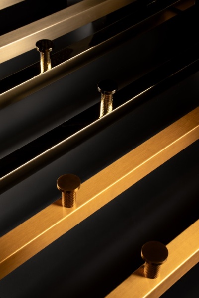 Полотенцесушитель электрический Boheme 728-BR бронза