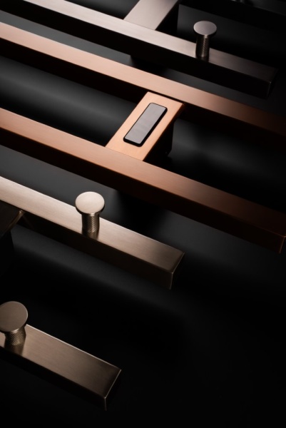 Полотенцесушитель электрический Boheme 728-BRB брашированная бронза