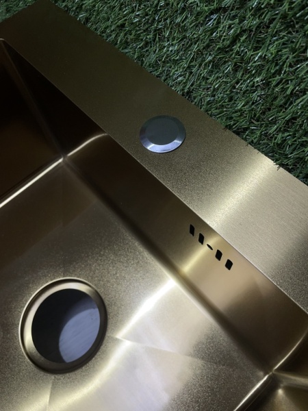 Мойка из нержавеющей стали Santegro 50 см STR5050GD золото